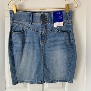 Apt. 9 NWT Jean Skirt - stretch midrise - Sz 8 - Medium fade rinse